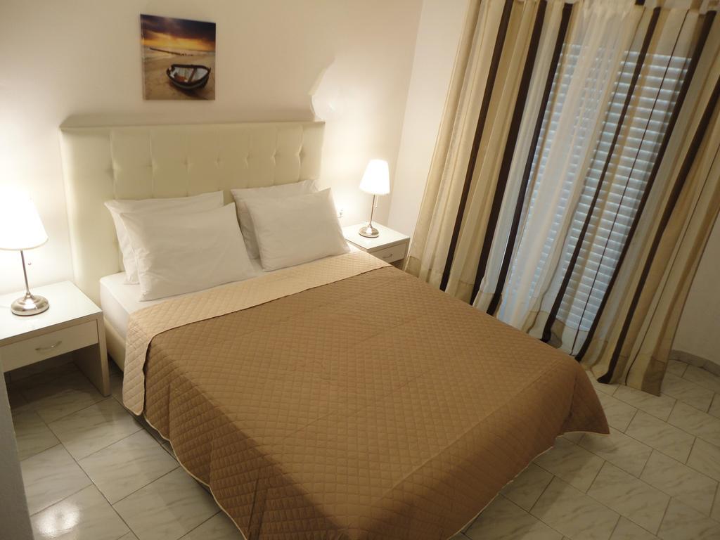 Mirto Beach Hotel & Restaurant 帕拉利亚维拉乔 外观 照片