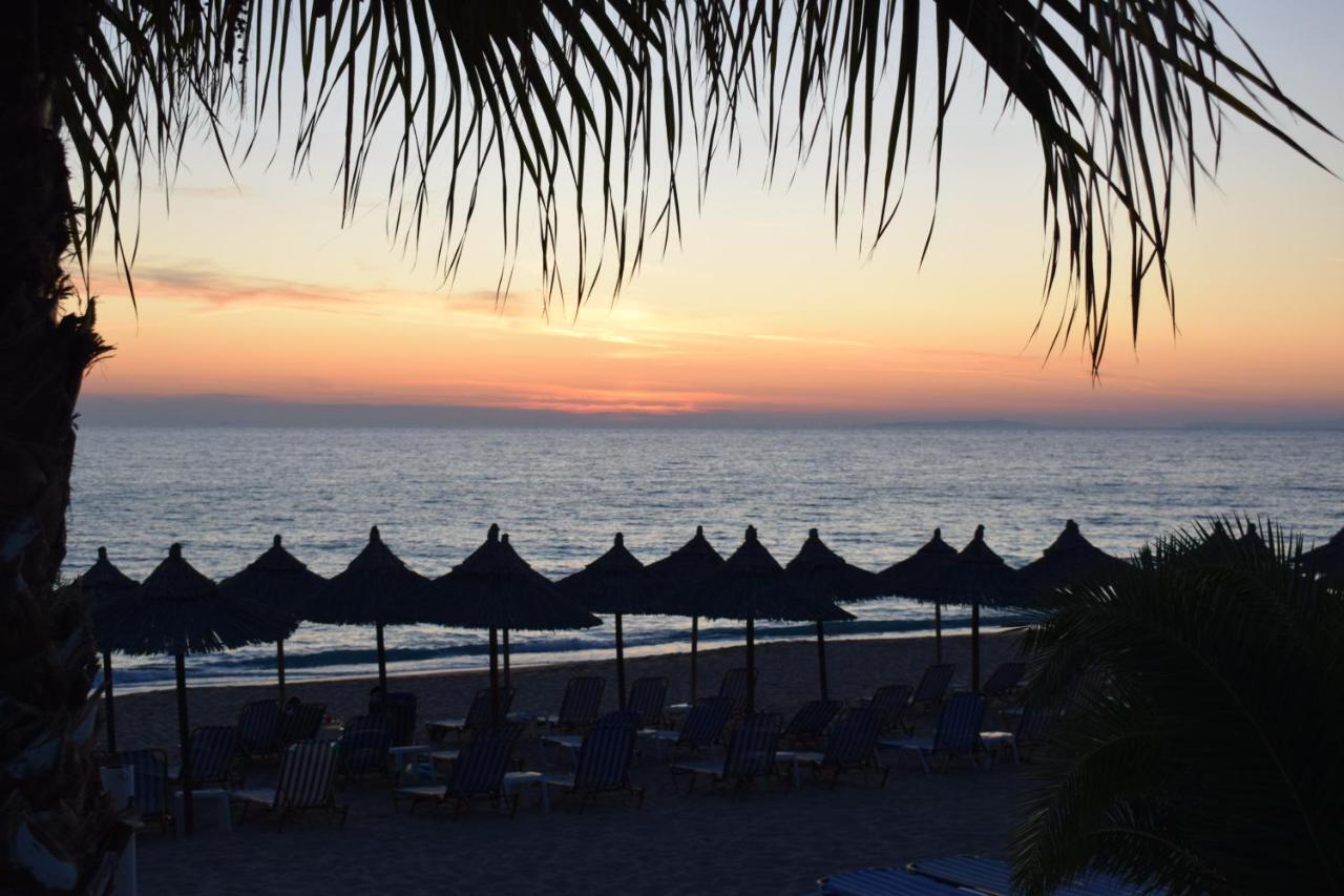 Mirto Beach Hotel & Restaurant 帕拉利亚维拉乔 外观 照片